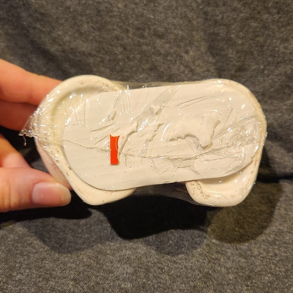 Sugar Skull Salt and Pepper Shakers - Picture 3 of 4